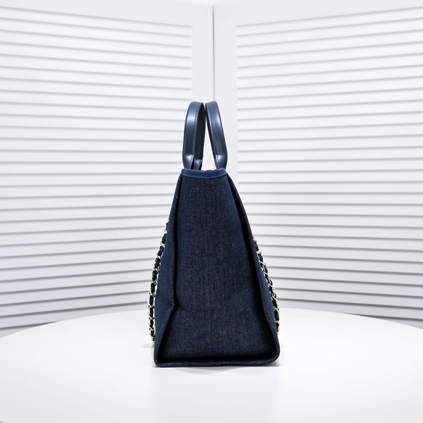 シャネルバッグ背面デザイン